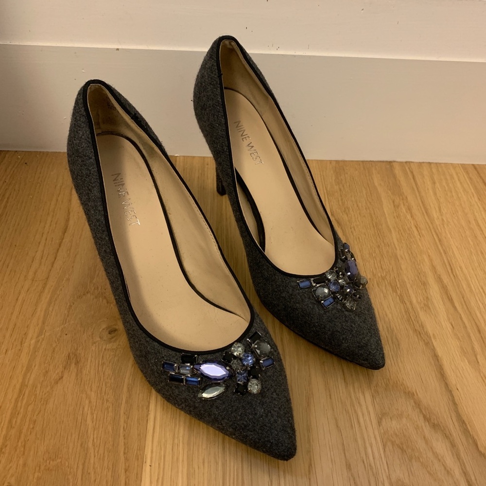 Nine West grey jewel pumps